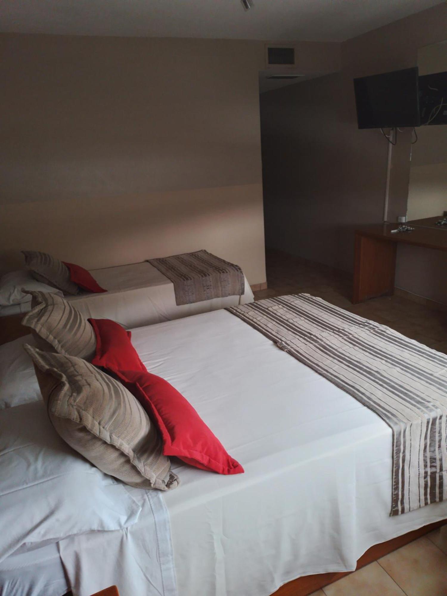 Camino Real Hotel Cordova Esterno foto