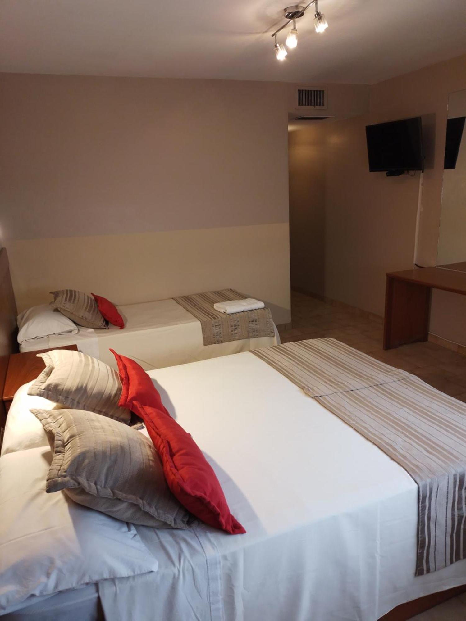 Camino Real Hotel Cordova Esterno foto